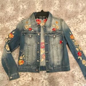 Adorable Driftwood embroidered denim jacket!